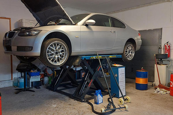 applicazione-ponte-sollevatore-a-forbice-a-corsa-breve-x40-kroemer