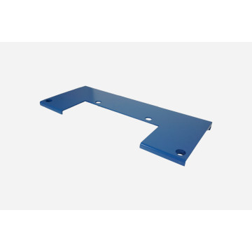 Abdeckblende in blau und aus Metall